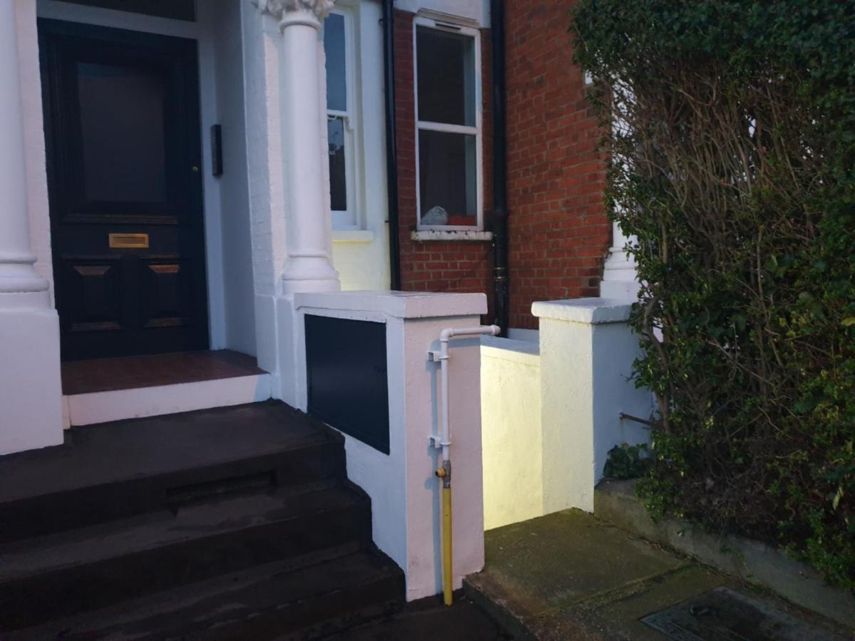 Cozy Muswell Hill 1-Bedroom Flat 伦敦 外观 照片
